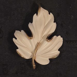 Vintage Lisner White Enamel Leaf Brooch Pin Gold Tone  Maple Fall Autumn Signed
